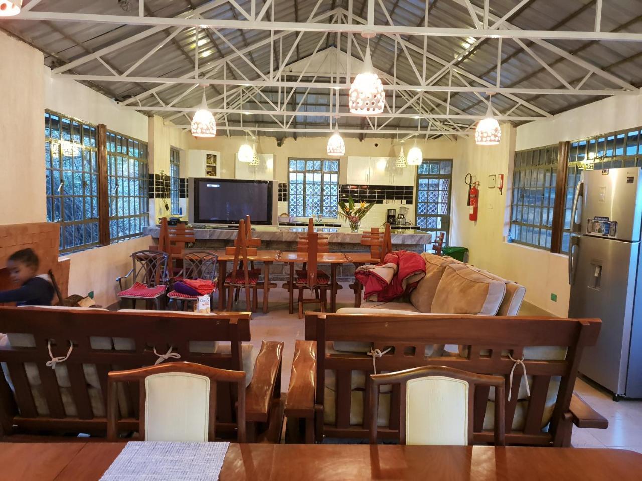 Spurwing Guest House Nairobi Esterno foto